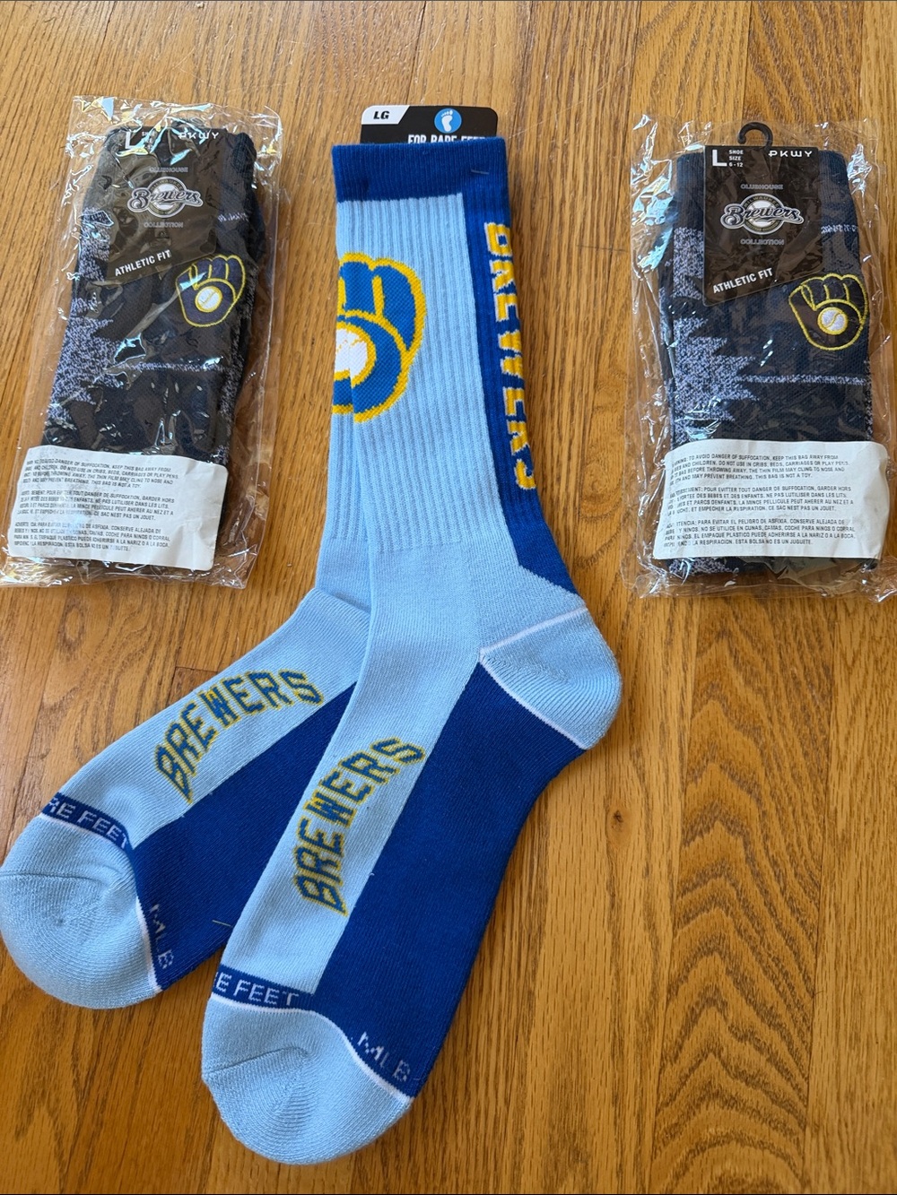 MLB Brewers Crew Socks in Light Blue & Navy with Logo 3 pairs NEW with Tags